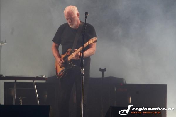 Auch solo viel Pink - David Gilmour zeigt in der König-Pilsener Arena Oberhausen, wo der Hammer hängt 